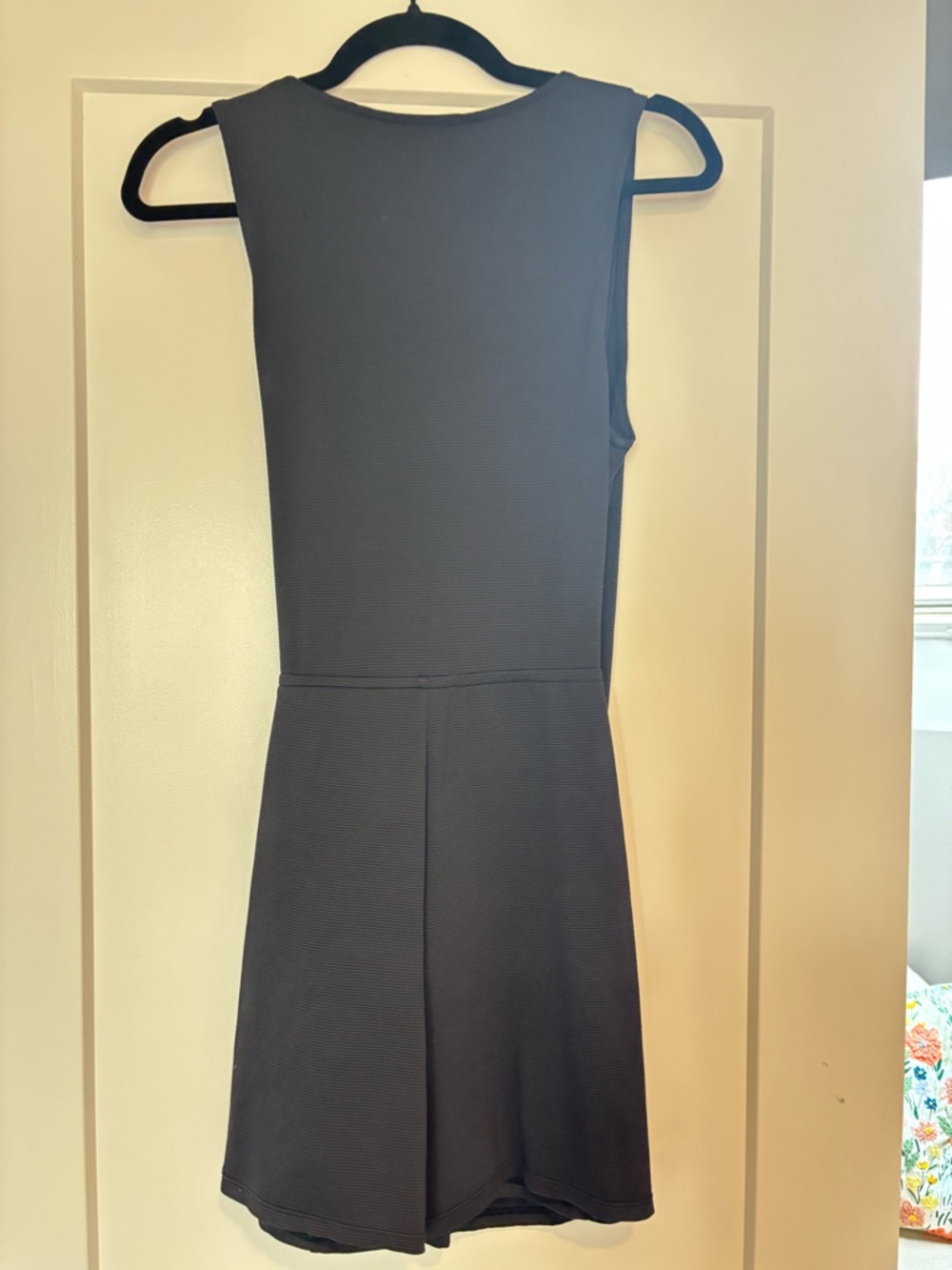 Tommy Bahama Black Sleeveless Wrap skort - Picture 4 of 4
